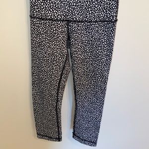 Lululemon Cropped Detailed Leggings